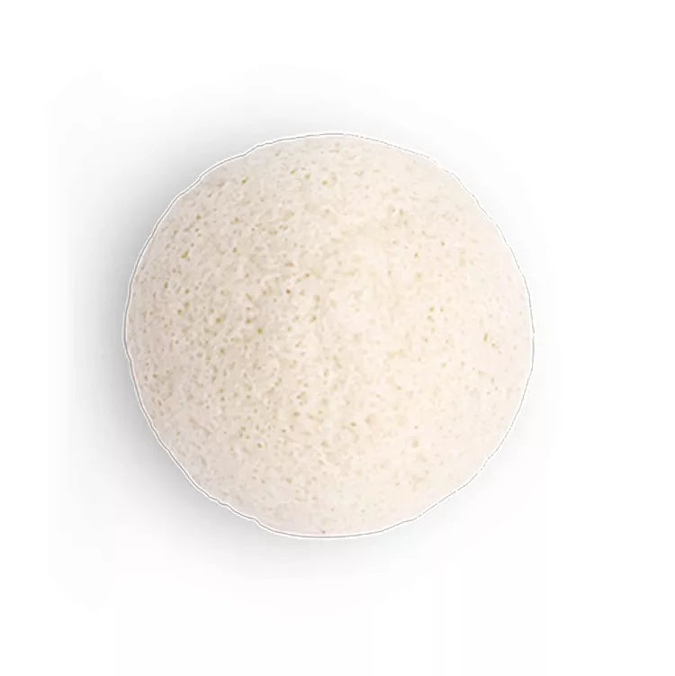 Éponge de konjac Clémence & Vivien, accessoire de soin visage 100% végétal, présentée sur fond neutre.