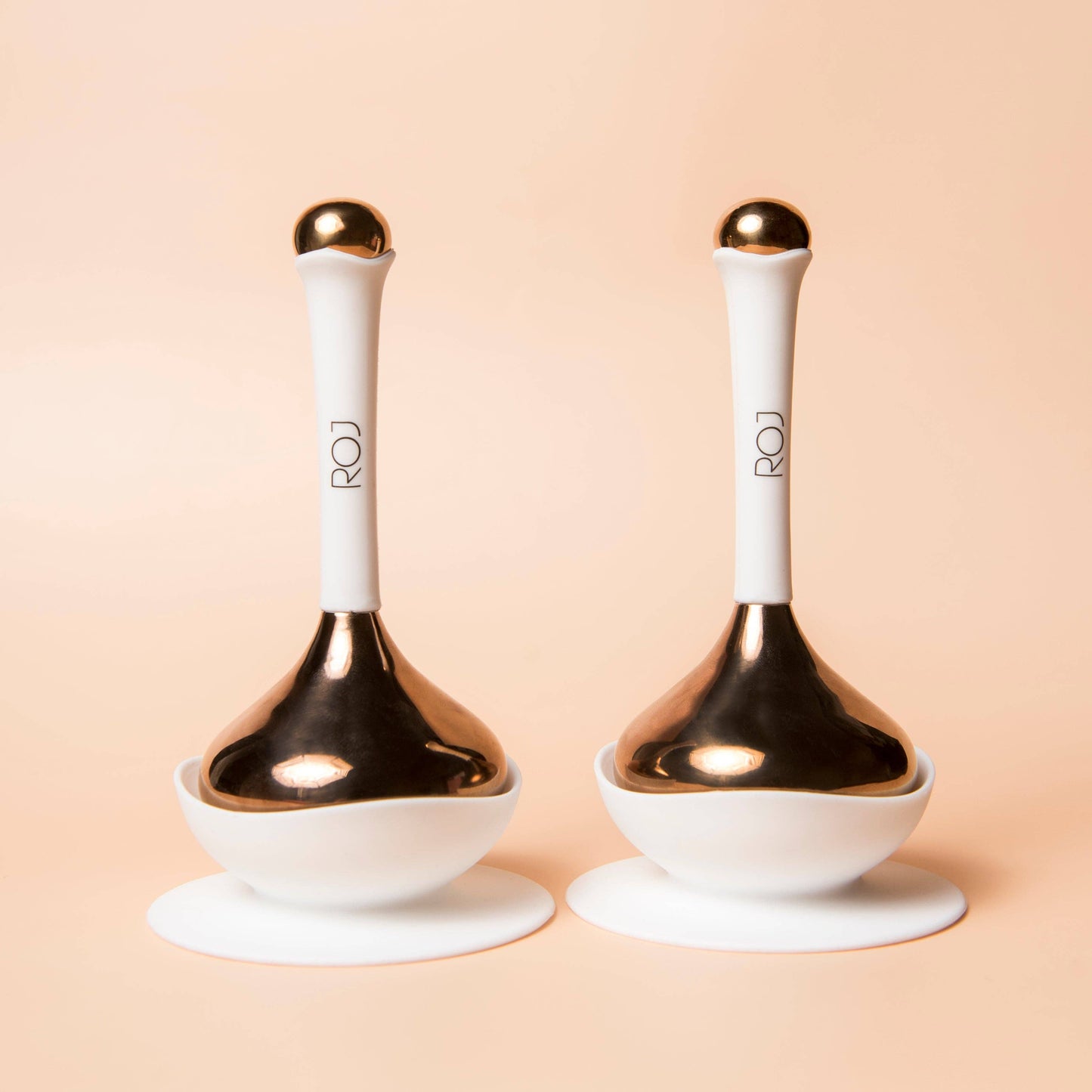 Duo Mushrooms Cryo posés côte à côte sur fond neutre